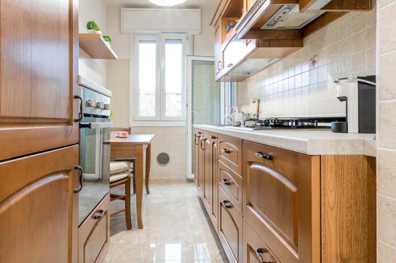 Altido Lovely Apt For 6 Located In Vibrant Gallaratese Milano Dış mekan fotoğraf