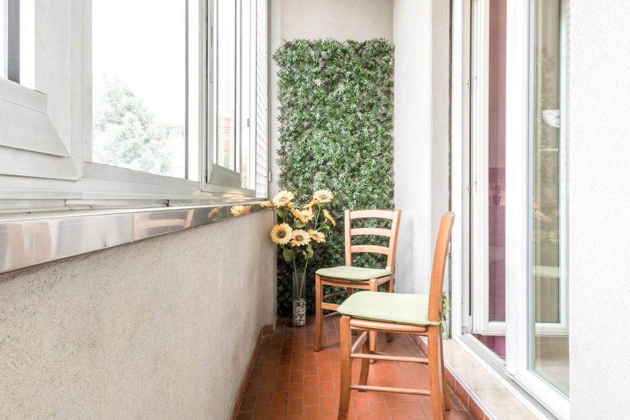 Altido Lovely Apt For 6 Located In Vibrant Gallaratese Milano Dış mekan fotoğraf