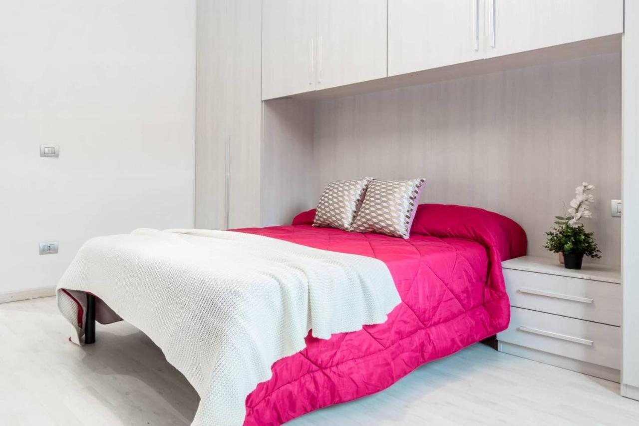 Altido Lovely Apt For 6 Located In Vibrant Gallaratese Milano Dış mekan fotoğraf