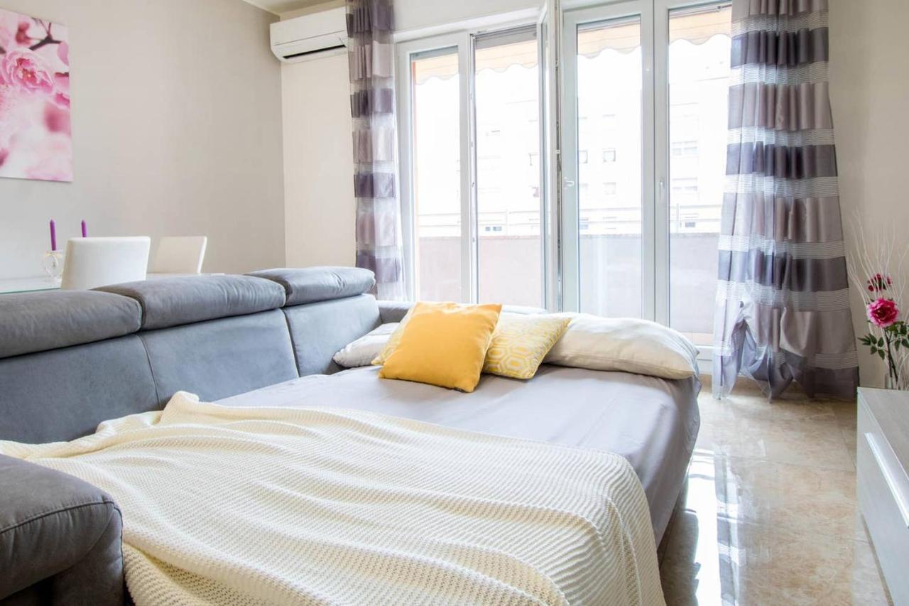 Altido Lovely Apt For 6 Located In Vibrant Gallaratese Milano Dış mekan fotoğraf