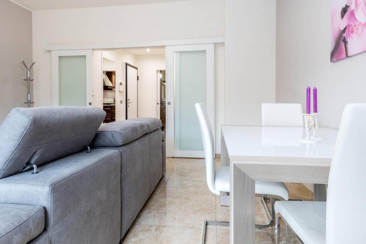 Altido Lovely Apt For 6 Located In Vibrant Gallaratese Milano Dış mekan fotoğraf